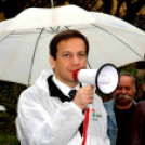 Esőben is kampányoltak Cegléden