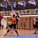 Csúcsrangadó a listavezető ellen