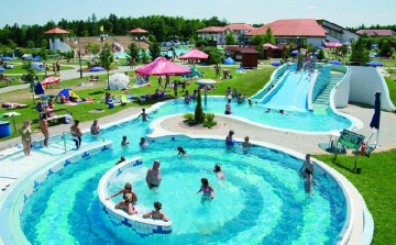 Strandoló statisztákat keresnek Cegléden