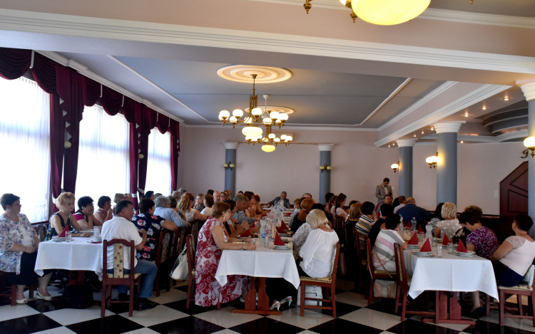 Az új igazgatókat köszöntötték a Ceglédi Tankerületi Központ tanévnyitóján