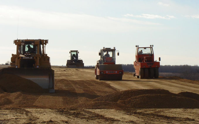 Indul az M4-es autópálya építése