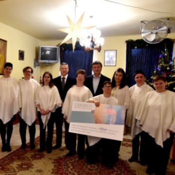 Adomány a ceglédi otthonnak