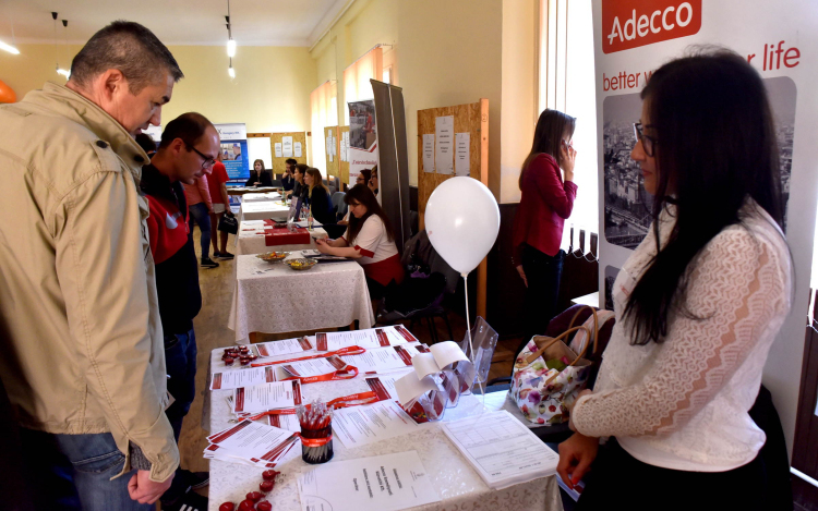 Harminc munkáltató kínált állást