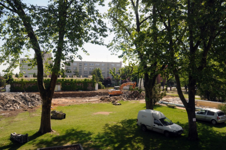 Városi Strandfürdő - Hol strand állott, most kőhalom... 
