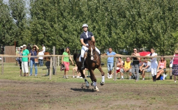 Szabadidős lovas verseny a Füle Tanyán