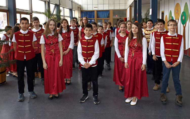 Méltó ünnepség a Várkonyi iskolában