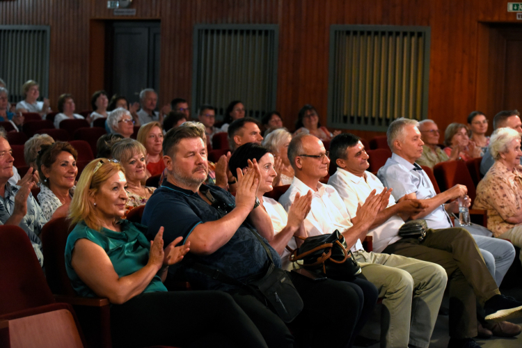 Nyáresti melódiák