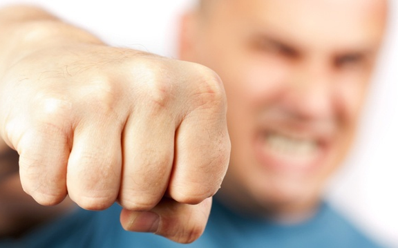 A rendőröknek is nekiment az agresszív ceglédi férfi