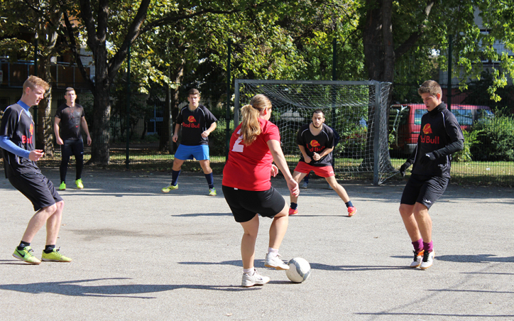 Egyre többen vannak a Dühöngőben