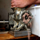 Csemői hagyományos hurkatöltő verseny