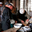 Csemői hagyományos hurkatöltő verseny