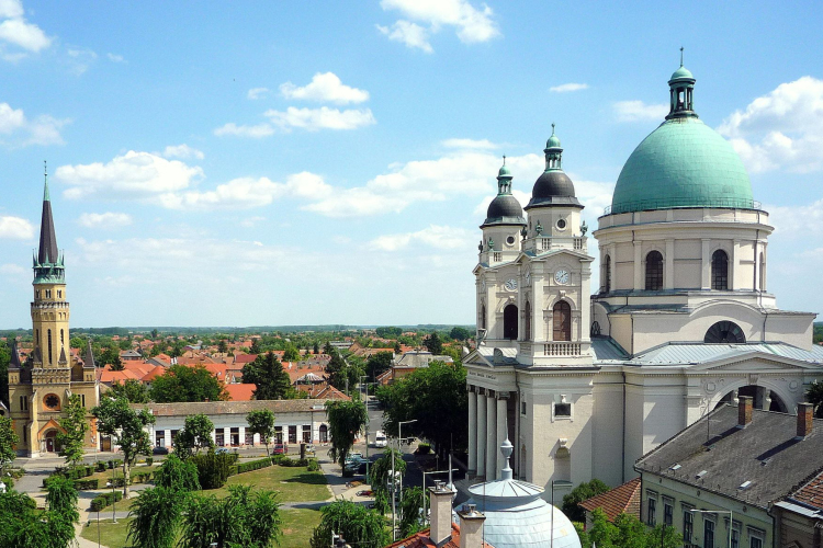 Nyitás a katolikus templomokban