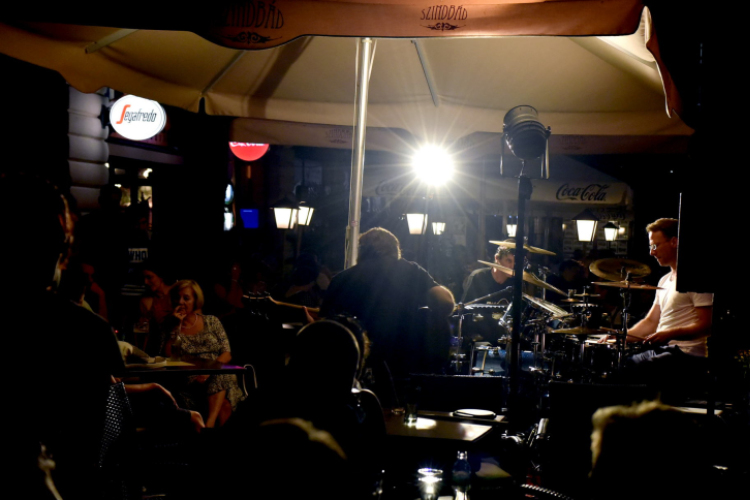 Bori Viktorék a Szindbád Étteremben