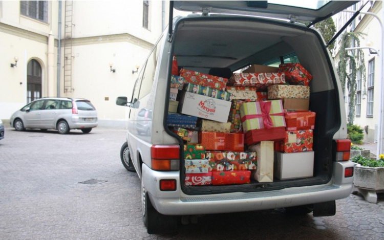 Útra keltek a ceglédi cipősdobozok