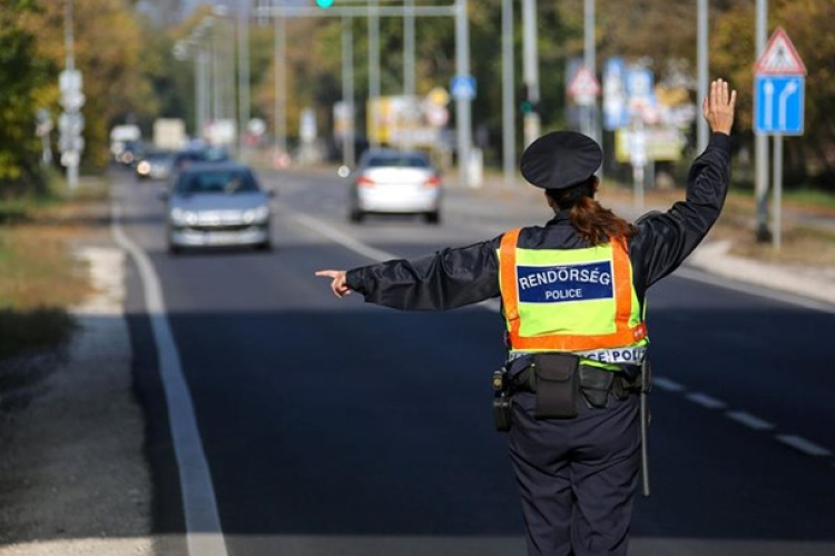 Vasárnapig többen integetnek majd az út széléről