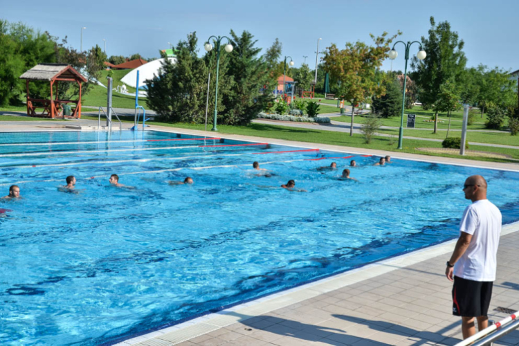 Mélyvízben a ceglédi kézis fiúk