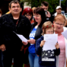 Éneklés a TV torony kilencedik emeletének teraszáról