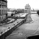 A berlini fal építése és lebontása képekben