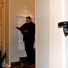 Betlehemezés a Városháza aulájában