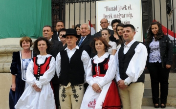 Húszan lettek magyar állampolgárok a hétvégén Cegléden