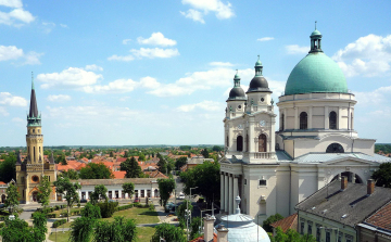 Nyitás a katolikus templomokban