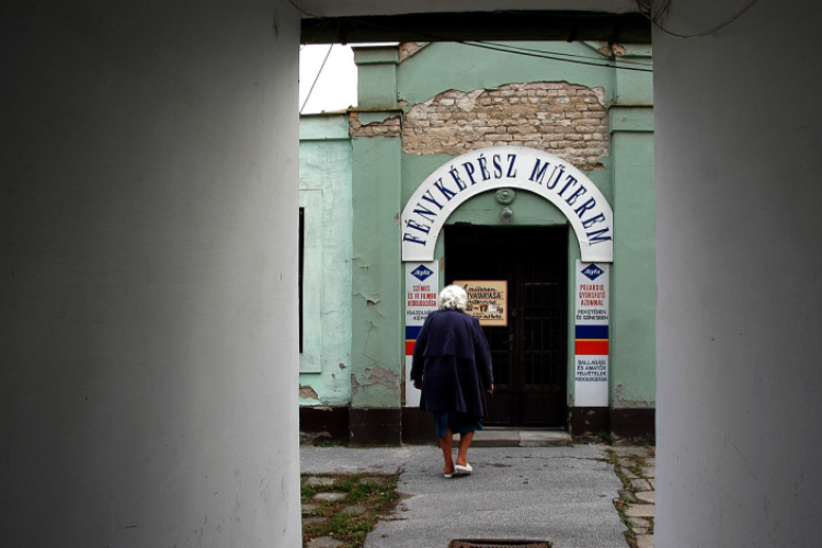 Bálintné Szilvási Ágnes fényképész utolsó munkanapja