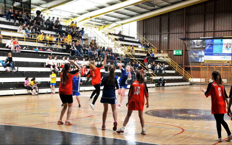 Csajok csatája a sporiban