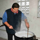 Csemői hagyományos hurkatöltő verseny