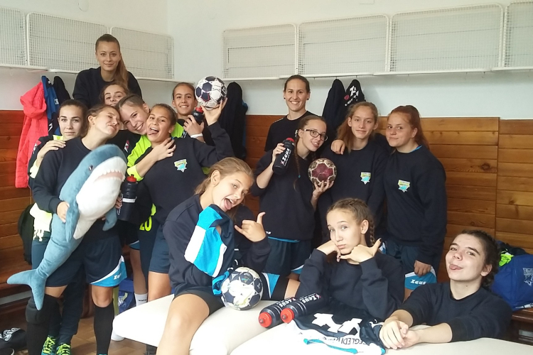 Történelmi Cápa serdülő siker Dunaújvárosban