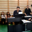 Hangszeres csalogató