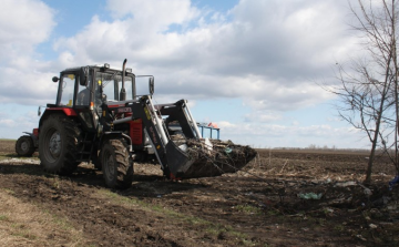 Veszélyes hulladéklerakót számoltak fel Cegléden