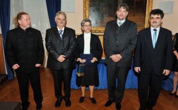 Reznák Erzsébet Pest megyéért