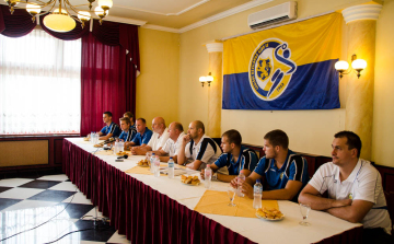 Új szezon, új keret