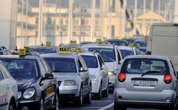 A budapesti taxisok hatodánál találtak kifogásolnivalót