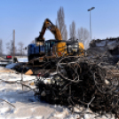 Bedarálják a lelátót