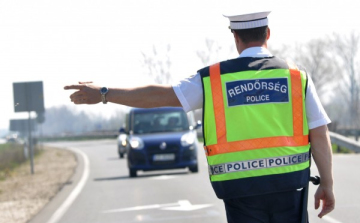 Figyelj és lassíts! 