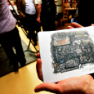 Zenés kávéház a könyvtárban