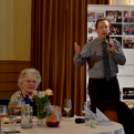 Vasfüggöny kölnivel - könyvbemutató 