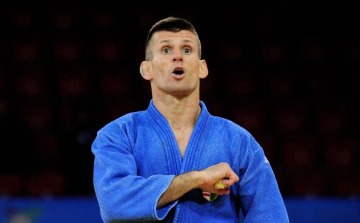 Miklós visszavonulót fújt