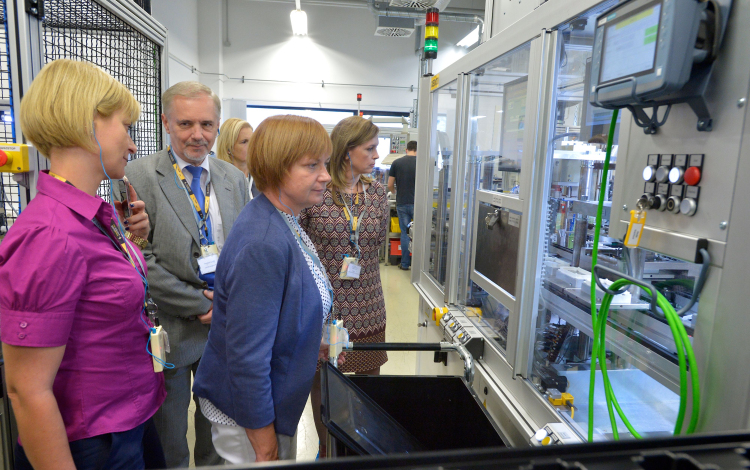 Megbízható Munkaadó Cegléden