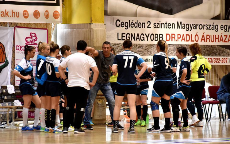 Vasárnap hazai pályán a Cápák