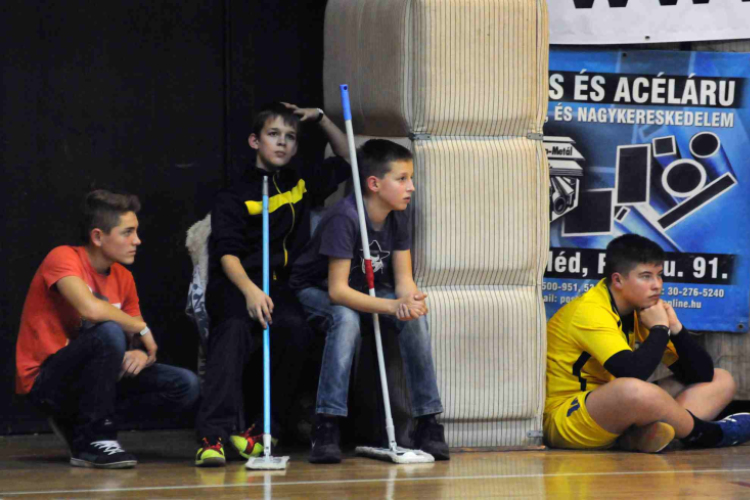 Cegléd-Veszprém 25-40