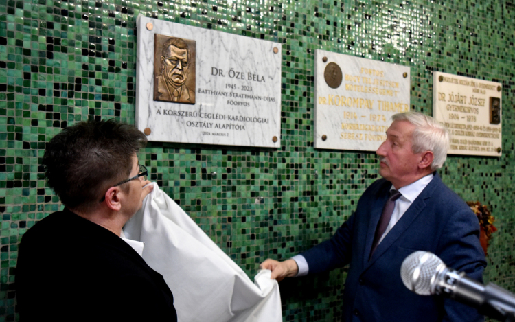Táblát avattak Dr. Őze Béla emlékére