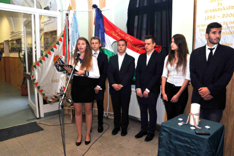 Hősök és koszorúk