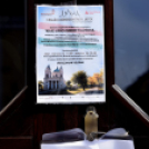 Rendhagyó március 15. képekben