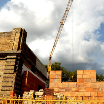 Városi Strandfürdő - csempézés-kerítés bontás