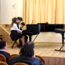 Kamarazenei versenyt rendeztek