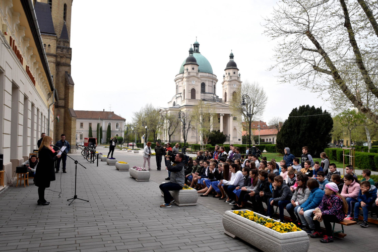 Zenés költészet napja