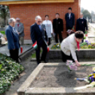 Koszorúzás a köztemetőben - Március 15.