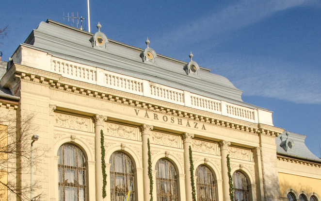 Fél milliárd ütötte Cegléd markát